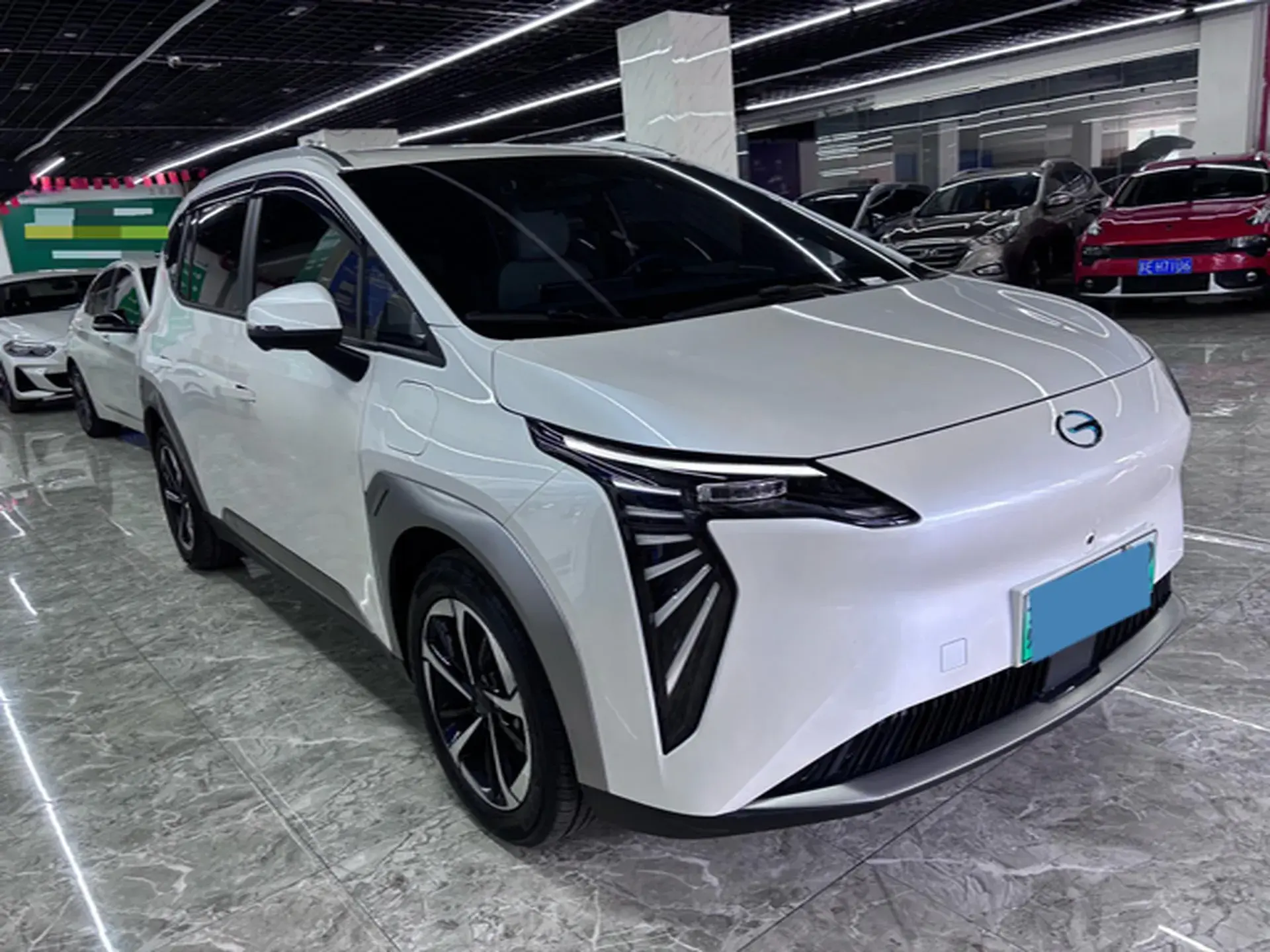 2023 AION Y thumbnail 3