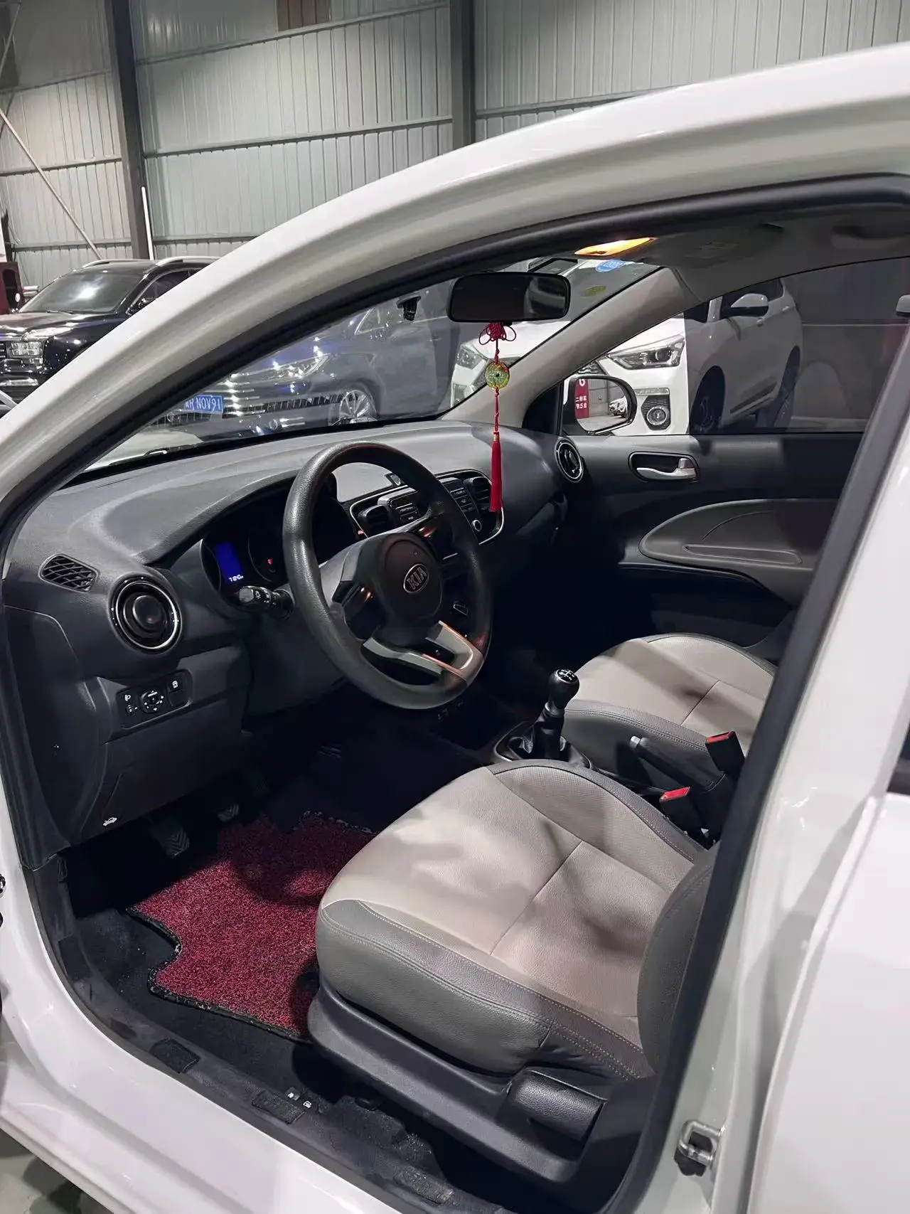 2019 KIA PEGAS thumbnail 4