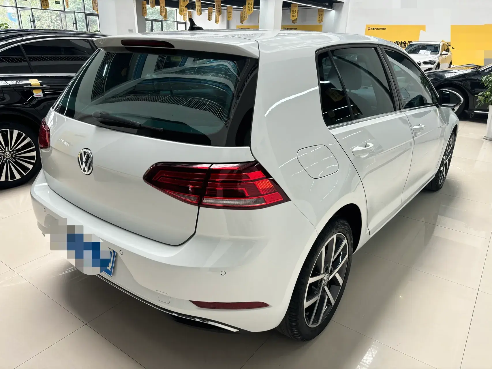 2019 VOLKSWAGEN GOLF thumbnail 2