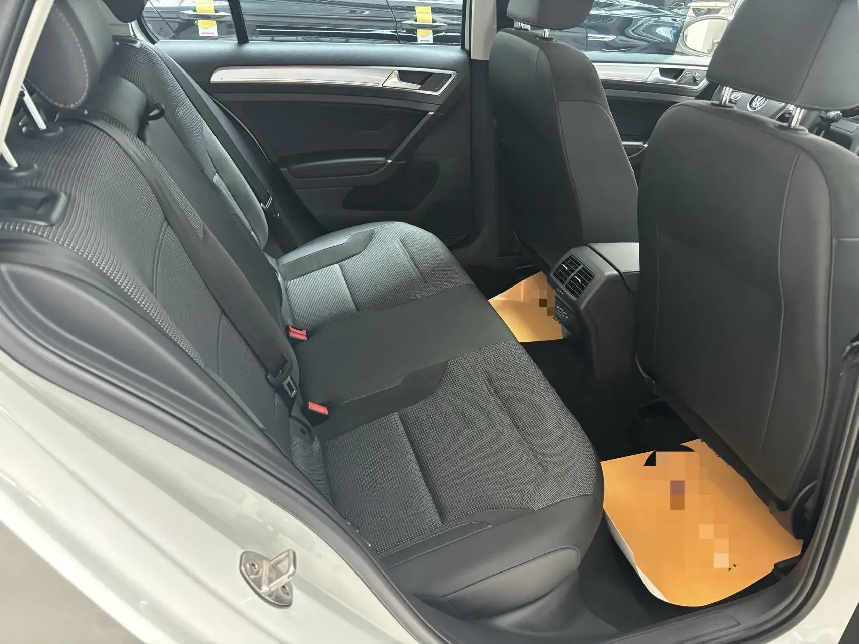 2019 VOLKSWAGEN GOLF thumbnail 4