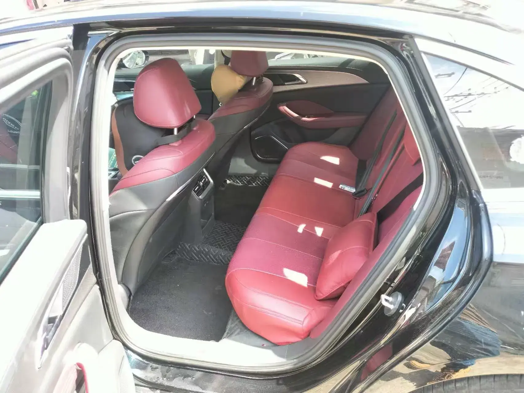 2023 HONGQI H5 thumbnail 4