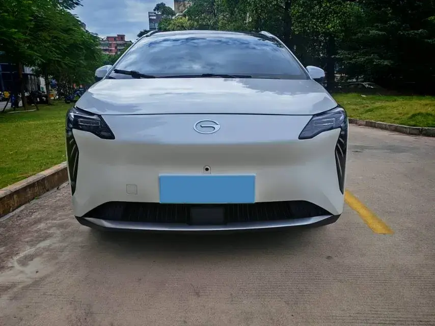 2023 AION Y thumbnail 2