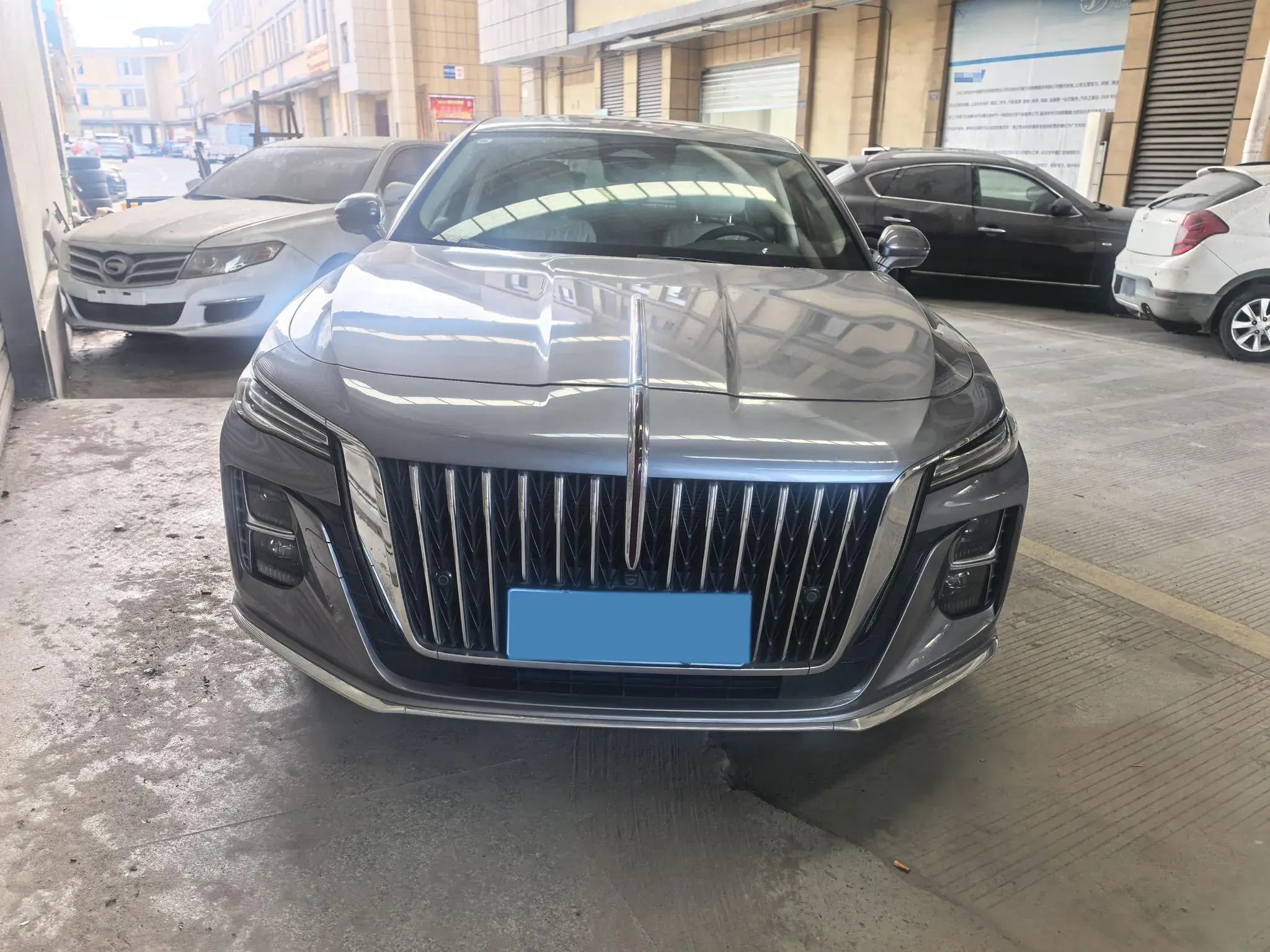 2023 HONGQI H5 thumbnail 2