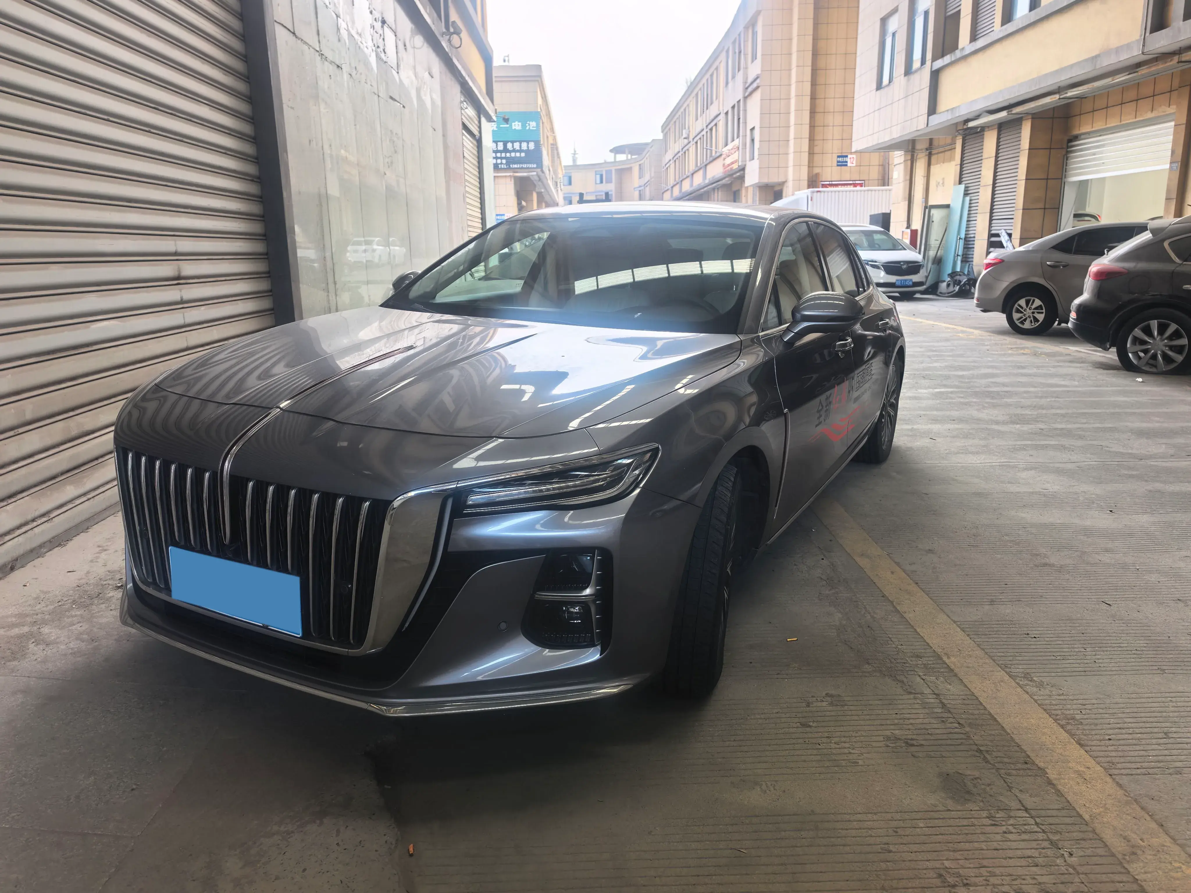 2023 HONGQI H5 view 1