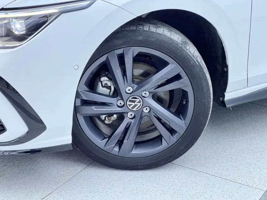 2021 VOLKSWAGEN GOLF thumbnail 2