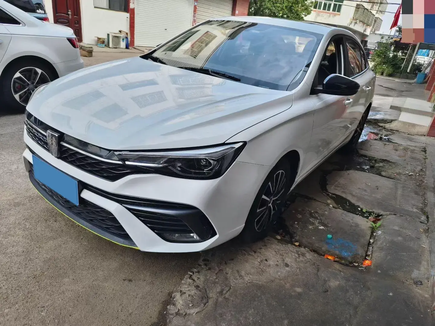 2021 ROEWE I5 view 1