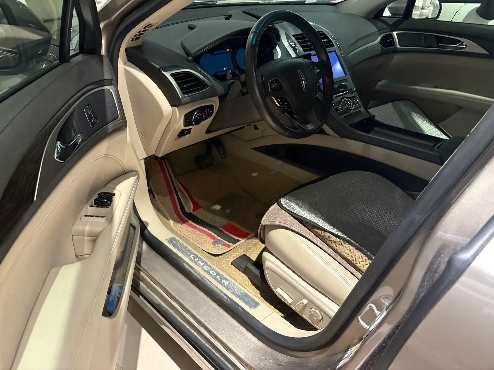 2019 LINCOLN MKZ thumbnail 4