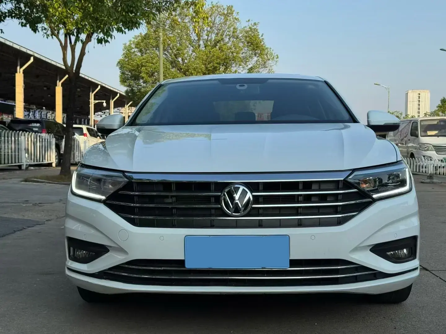 2022 VOLKSWAGEN SAGITAR thumbnail 2