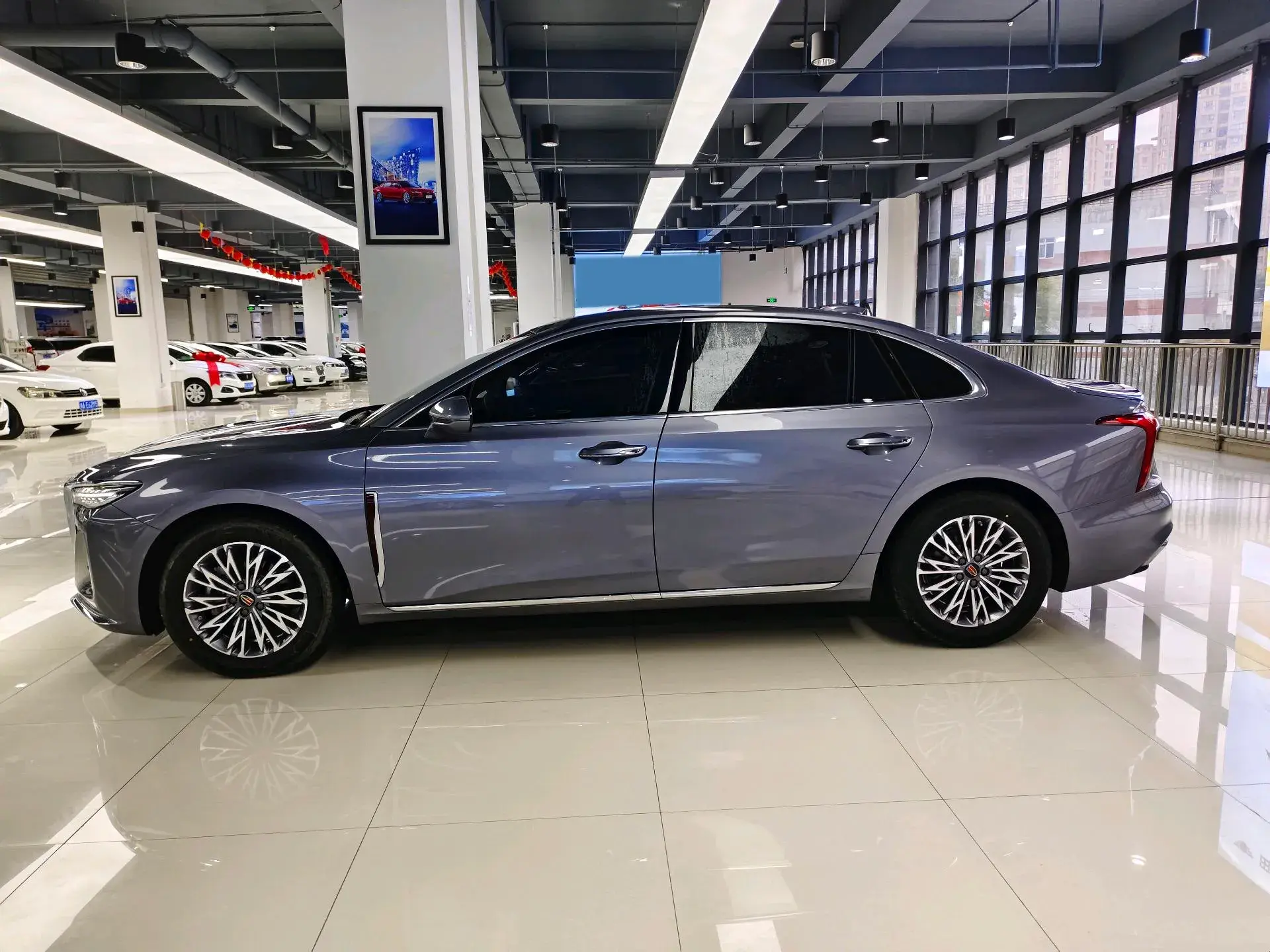 2023 HONGQI H5 thumbnail 4