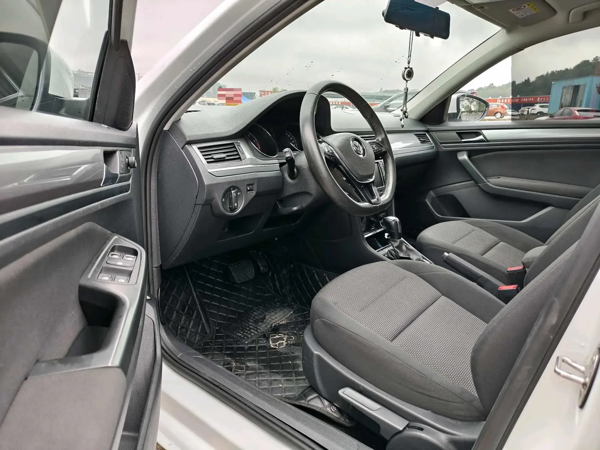 2019 VOLKSWAGEN BORA thumbnail 4