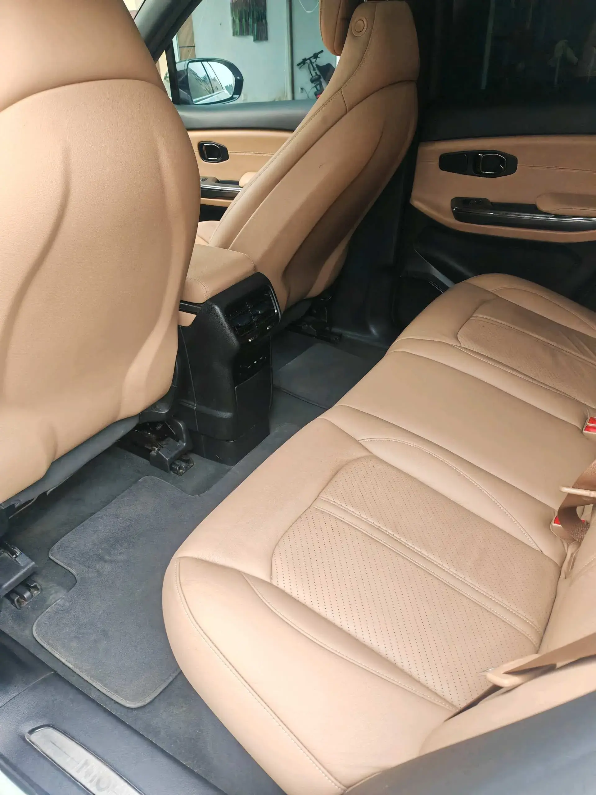 2019 NIO ES6 thumbnail 3