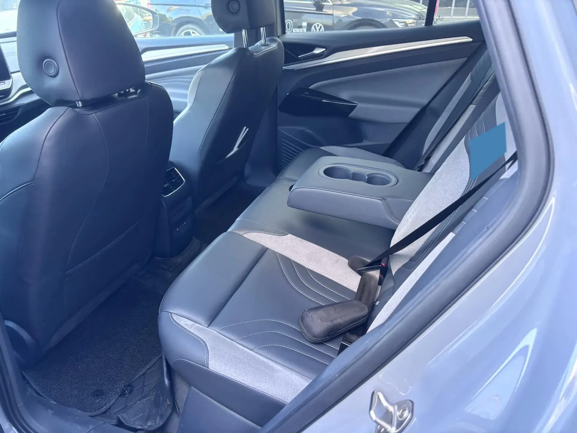 2024 VOLKSWAGEN ID.4 thumbnail 4