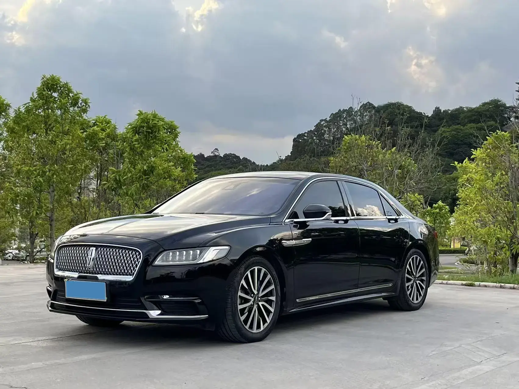 2018 LINCOLN CONTINENTAL view 1
