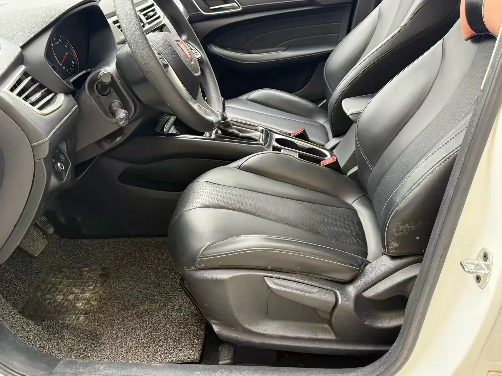 2019 ROEWE I5 thumbnail 4