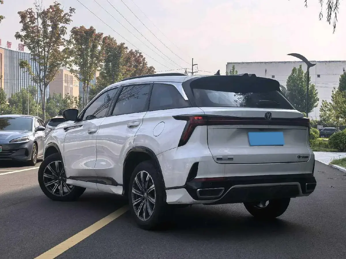 2024 CHANGAN CS75 thumbnail 4