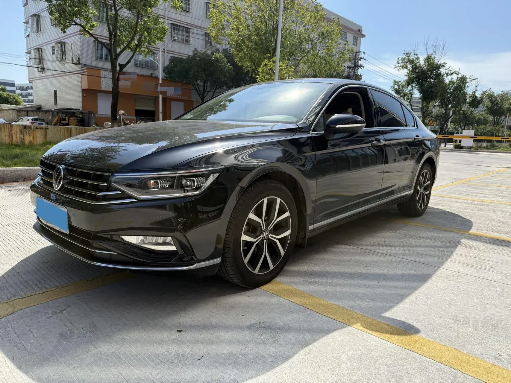 2020 VOLKSWAGEN MAGOTAN view 1