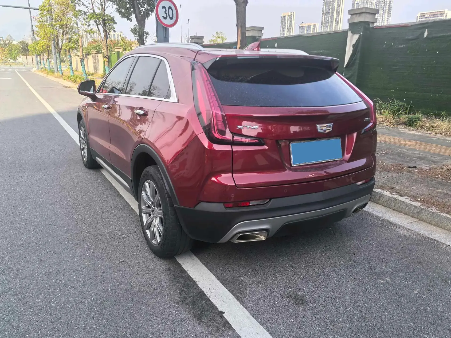 2021 CADILLAC XT4 thumbnail 4