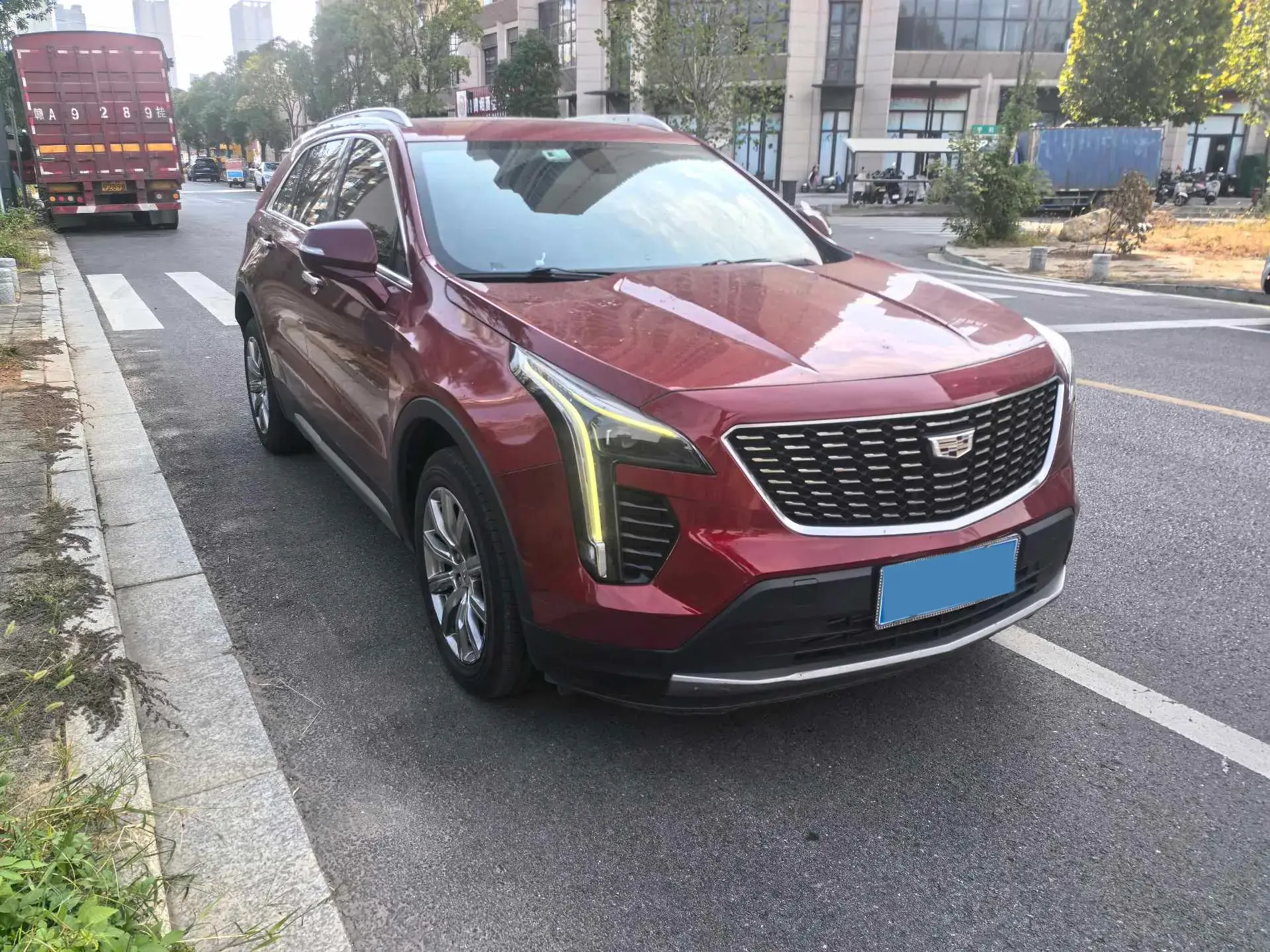 2021 CADILLAC XT4 thumbnail 2