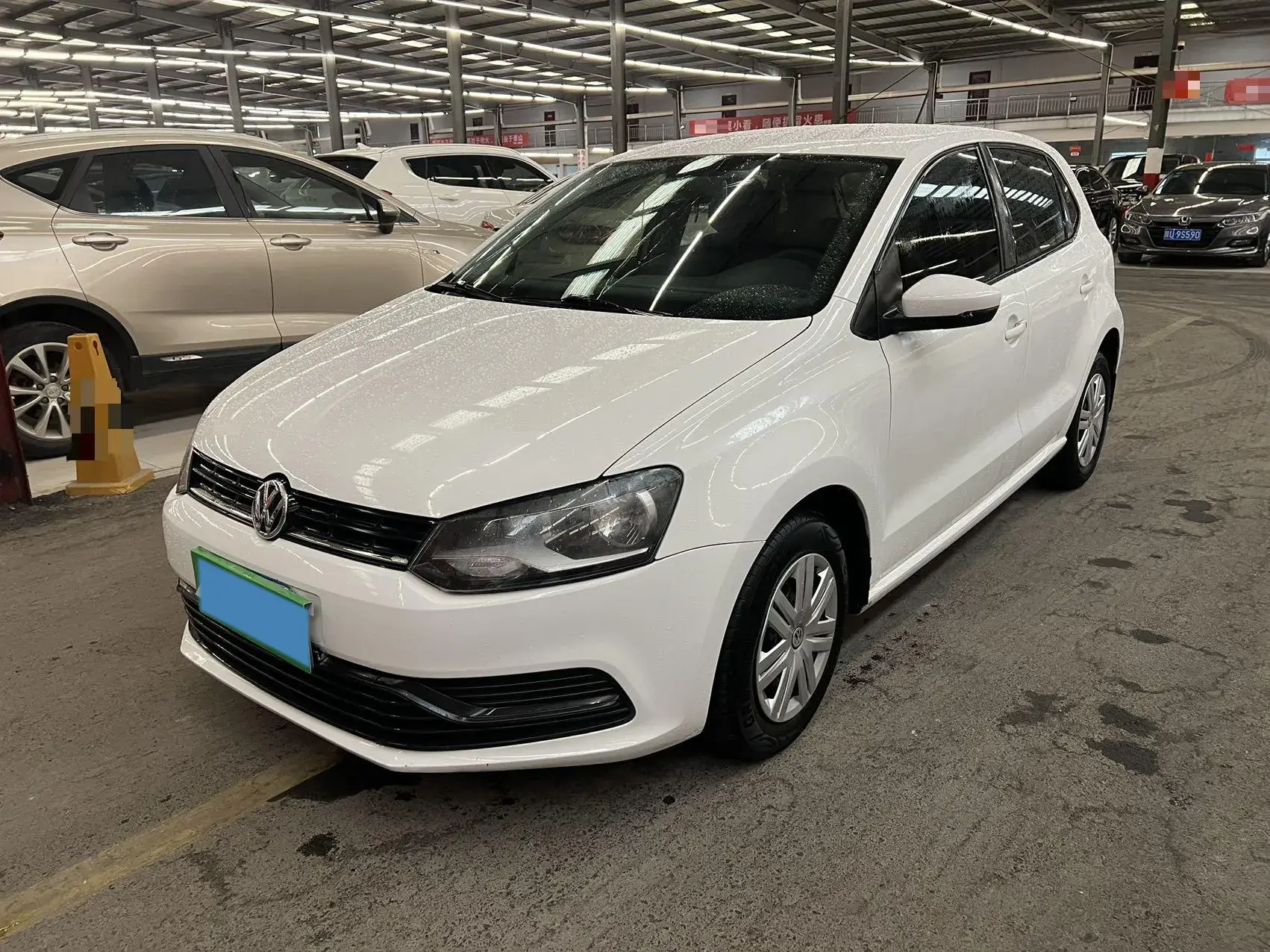 2016 VOLKSWAGEN POLO view 1