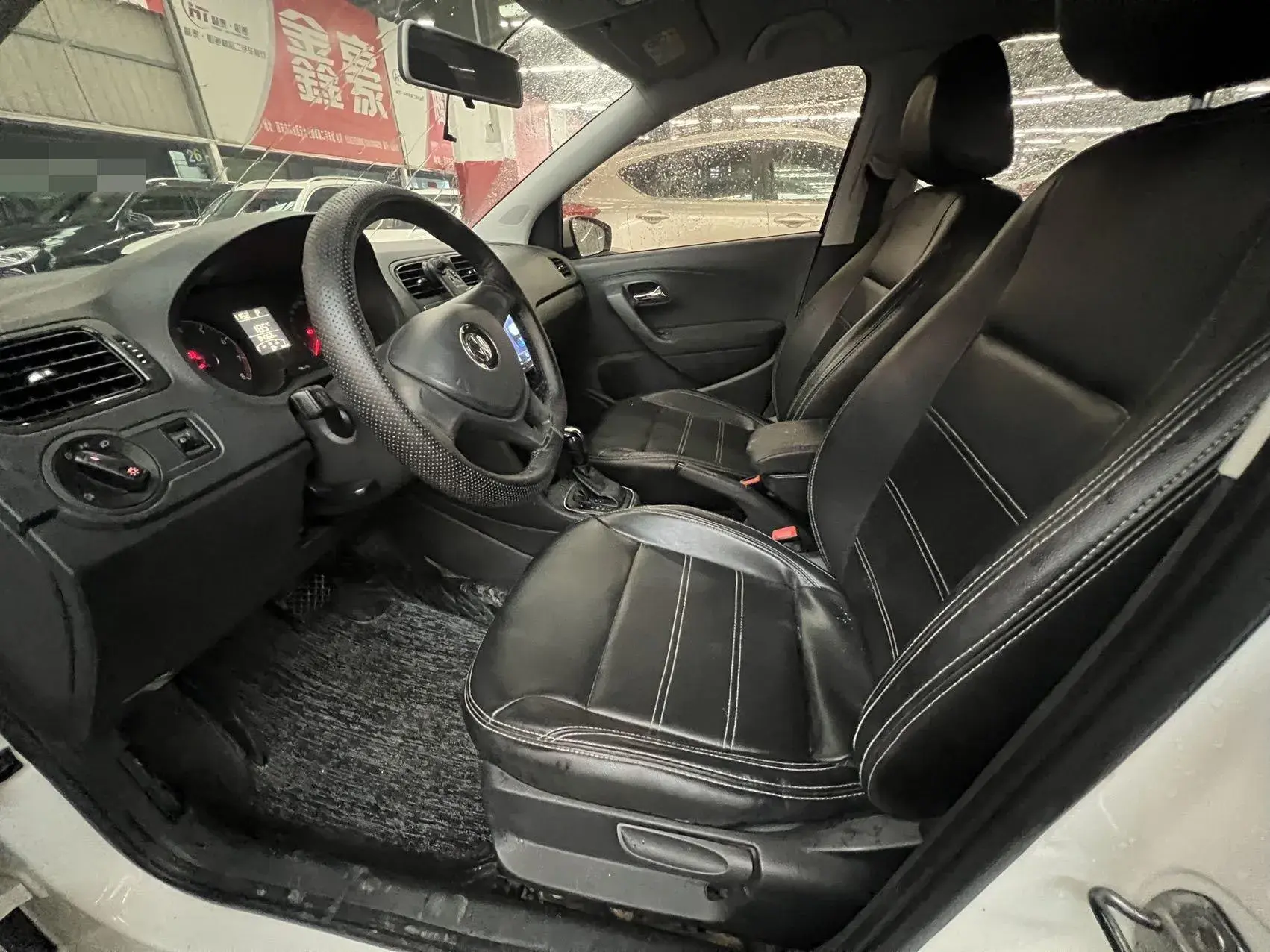 2016 VOLKSWAGEN POLO thumbnail 4