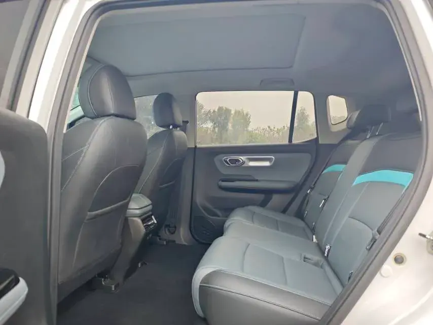 2023 AION Y thumbnail 4