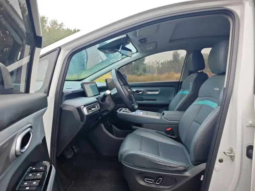 2023 AION Y thumbnail 2