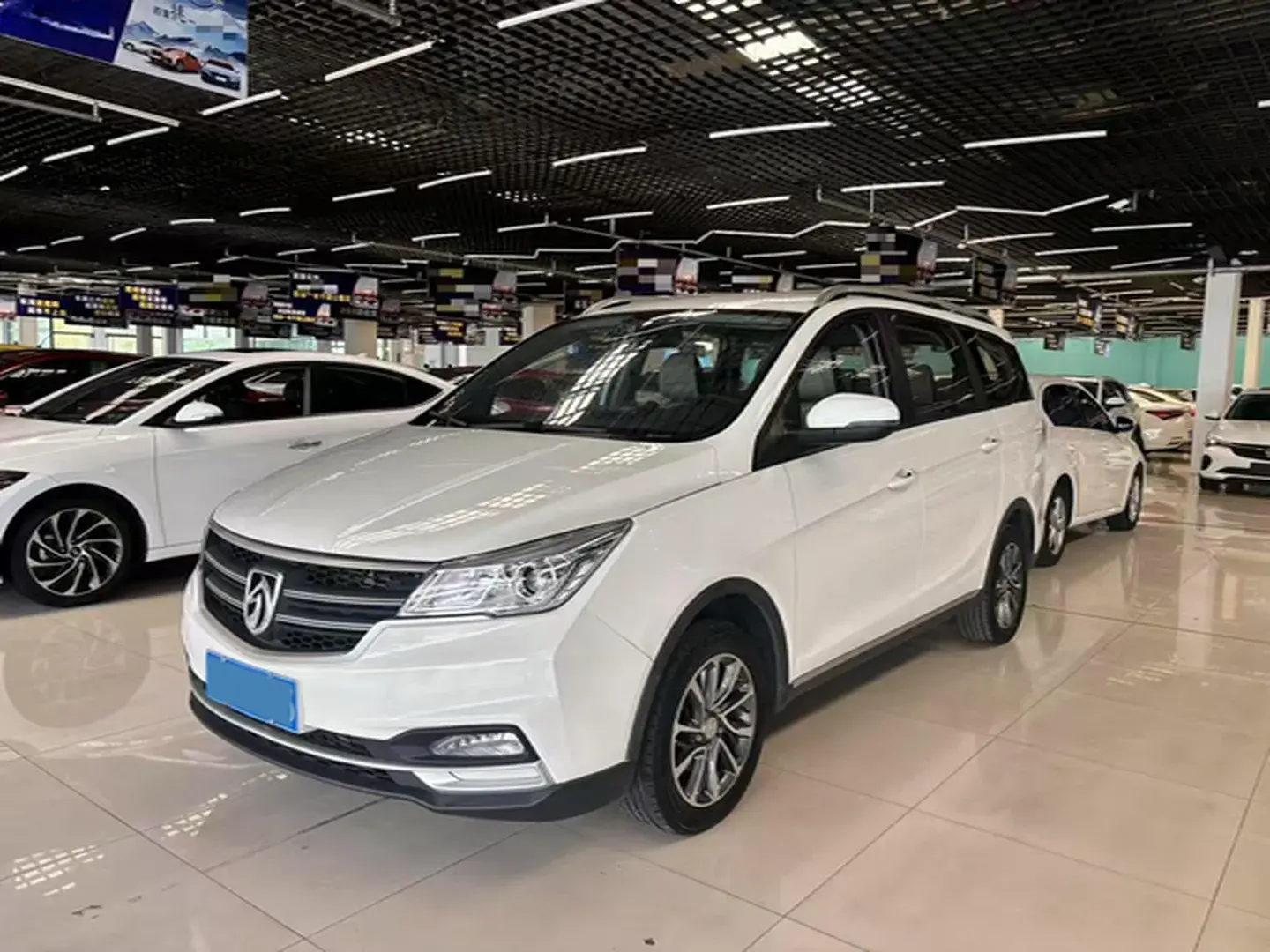 2019 BAOJUN 730 view 1