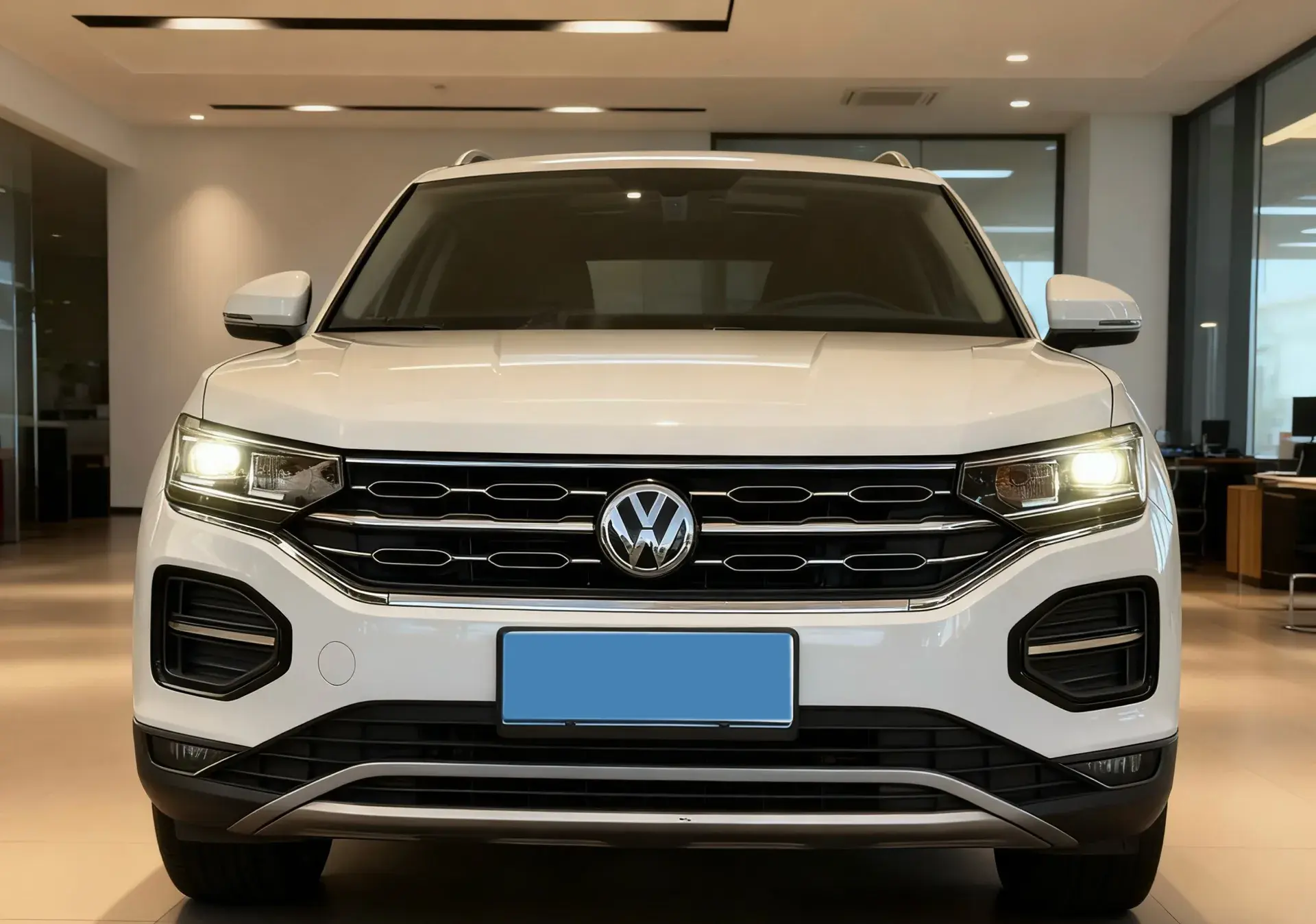 2021 VOLKSWAGEN TAYRON thumbnail 3