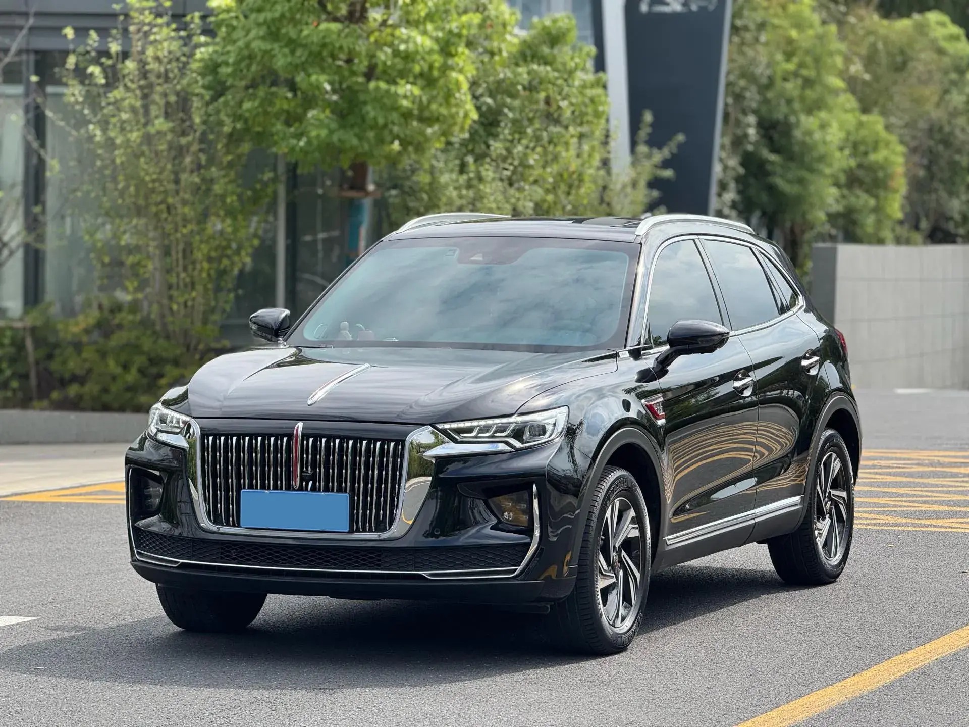 2022 HONGQI HS5 view 1