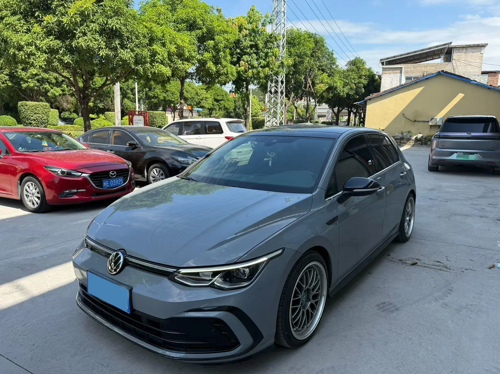 2021 VOLKSWAGEN GOLF view 1