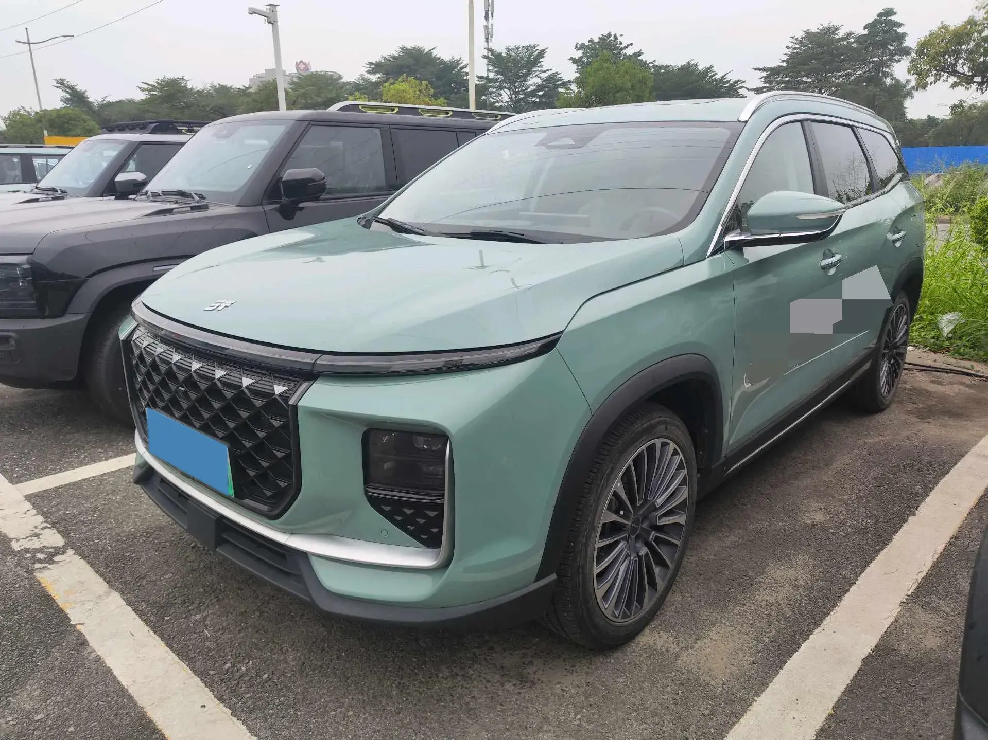 2023 JETOUR X70 view 1