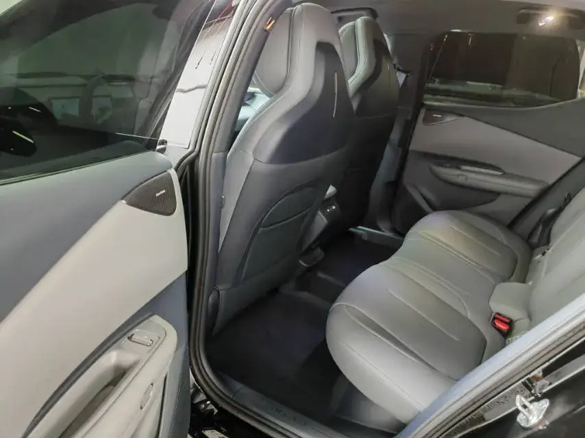 2025 LYNK&CO Z20 thumbnail 4