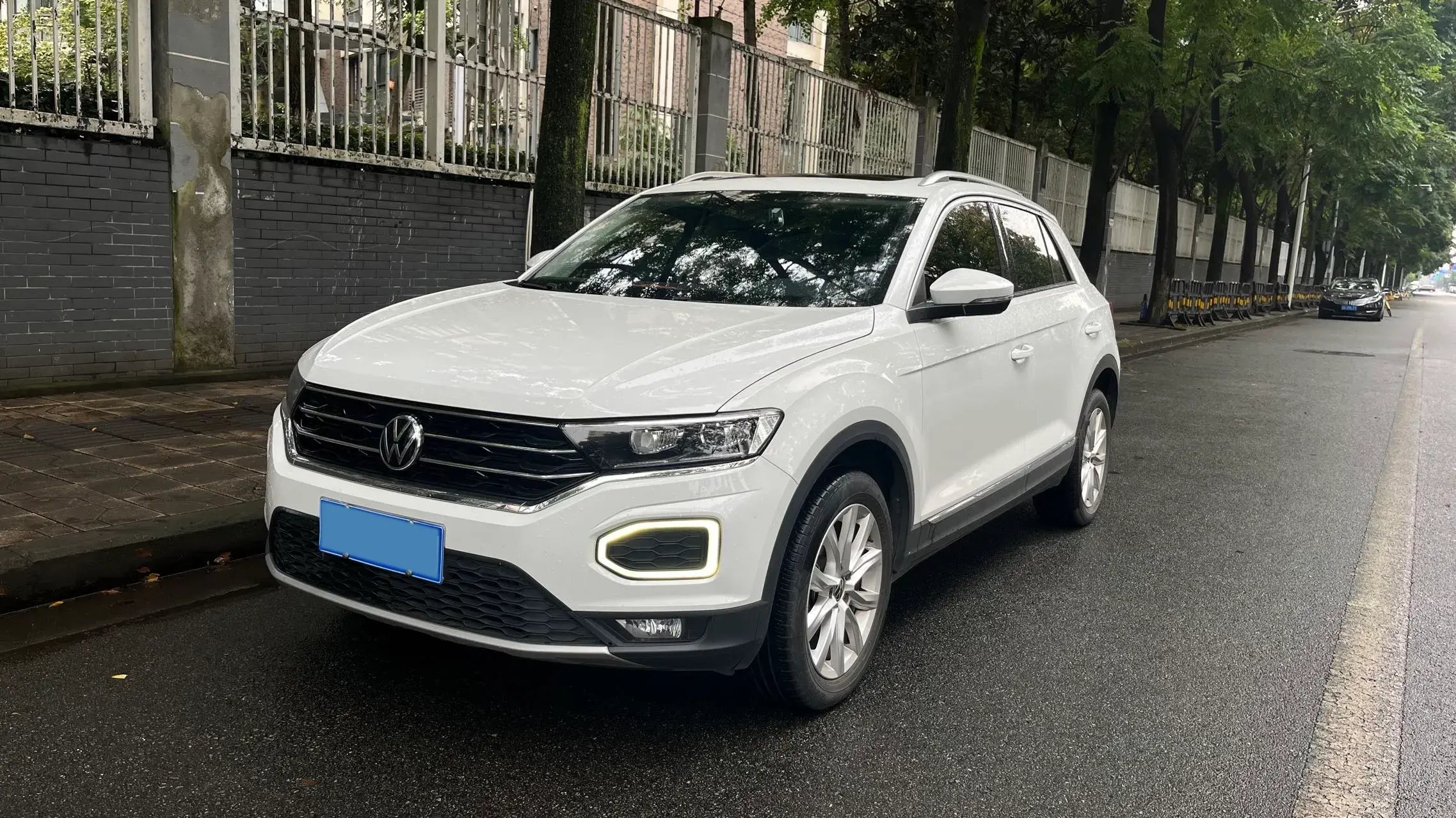 2021 VOLKSWAGEN T-ROC view 1