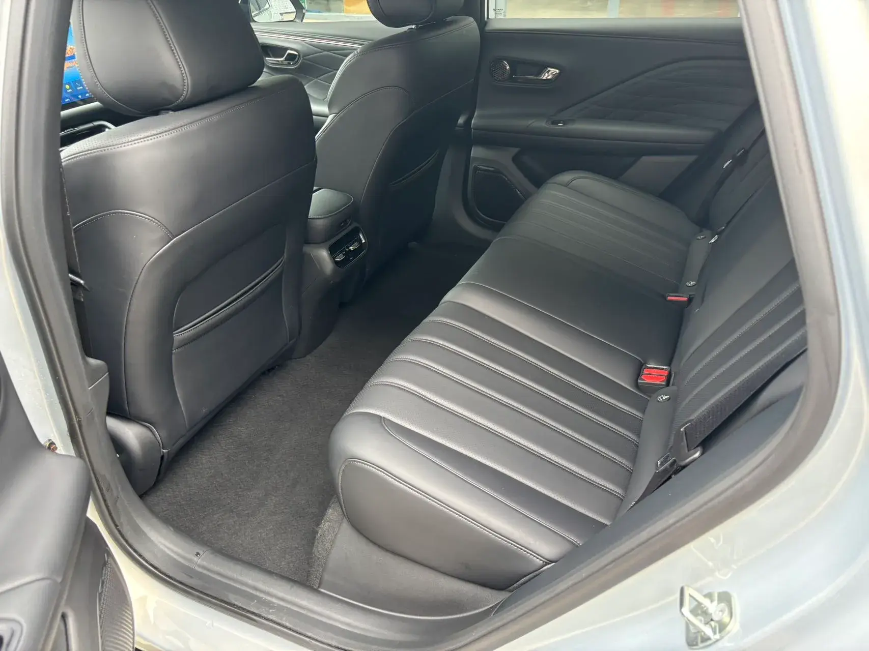 2025 AION AION thumbnail 4