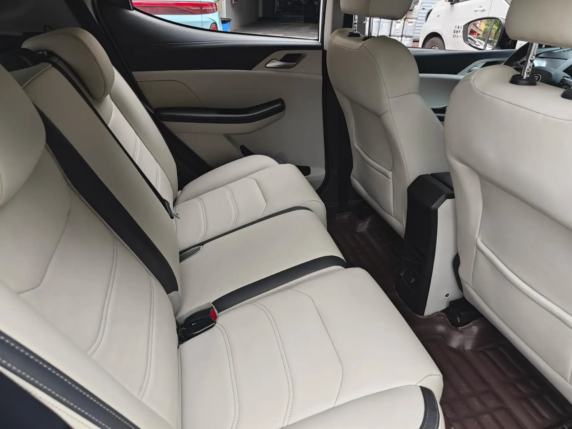 2021 BYD YUAN thumbnail 4