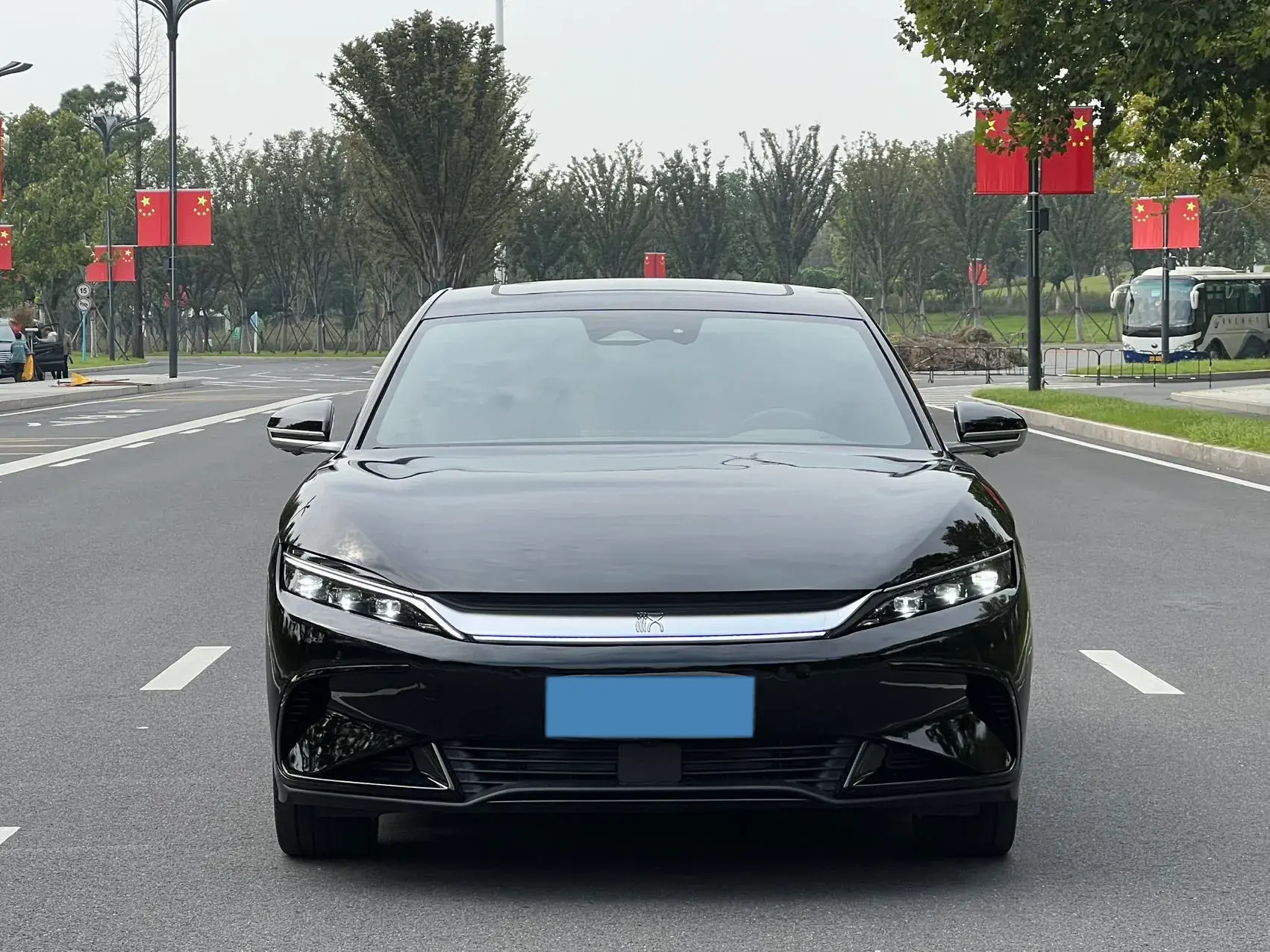 2024 BYD HAN thumbnail 2