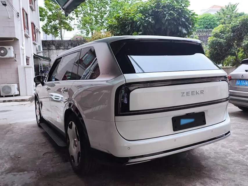 2025 Zeekr 9X 2.0T 279HP L4 1DHT PHEV,autocango,china used car exporter,china ev exporter,chinese used car exporter,chinese used ev exporter