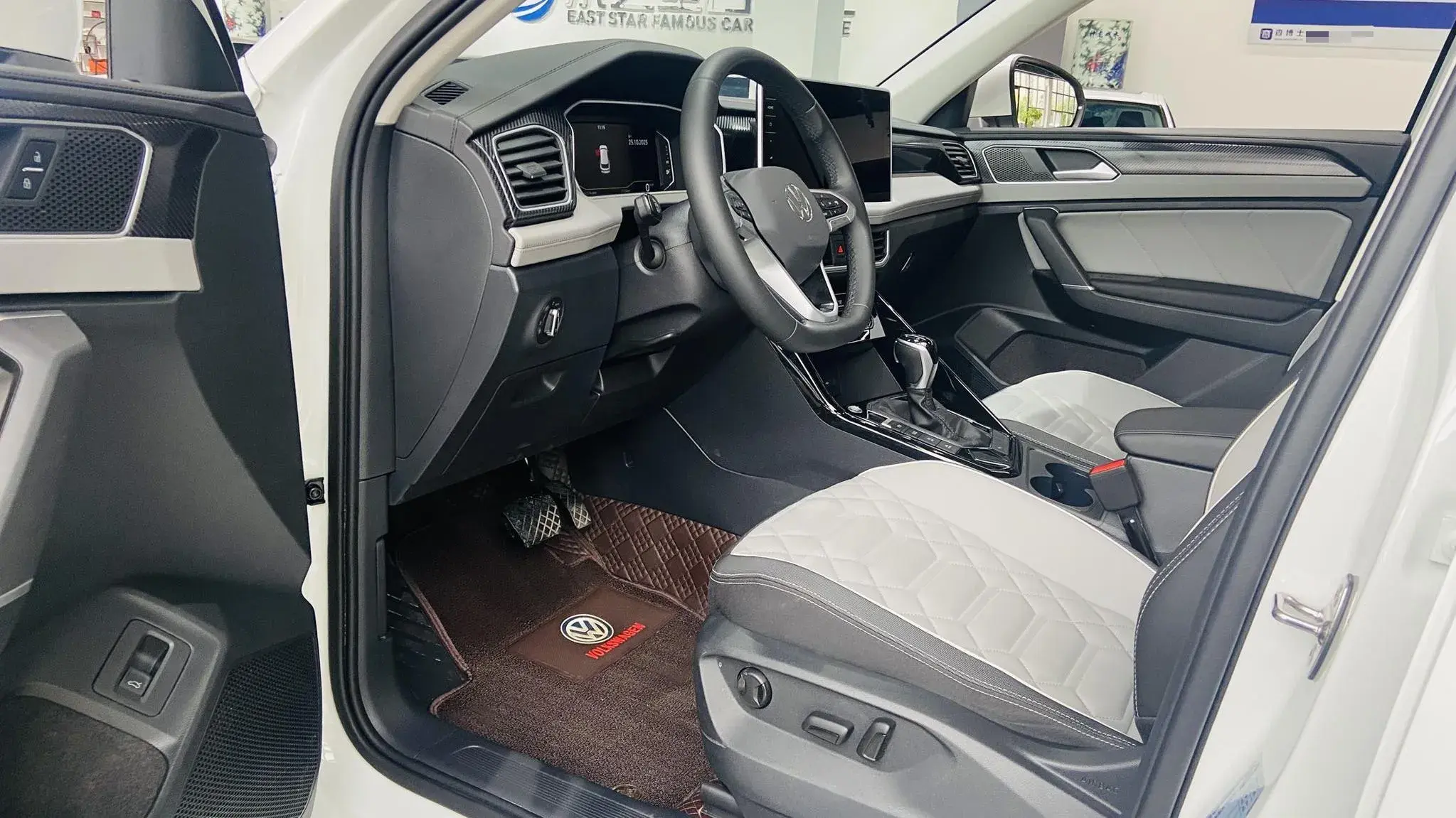 2024 VOLKSWAGEN TAYRON thumbnail 4