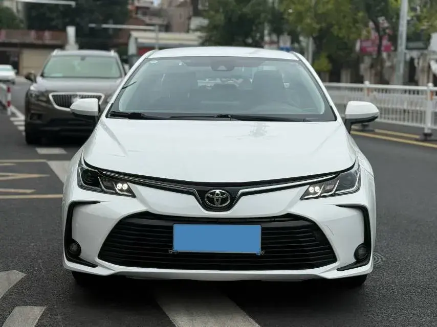 2021 TOYOTA COROLLA thumbnail 2
