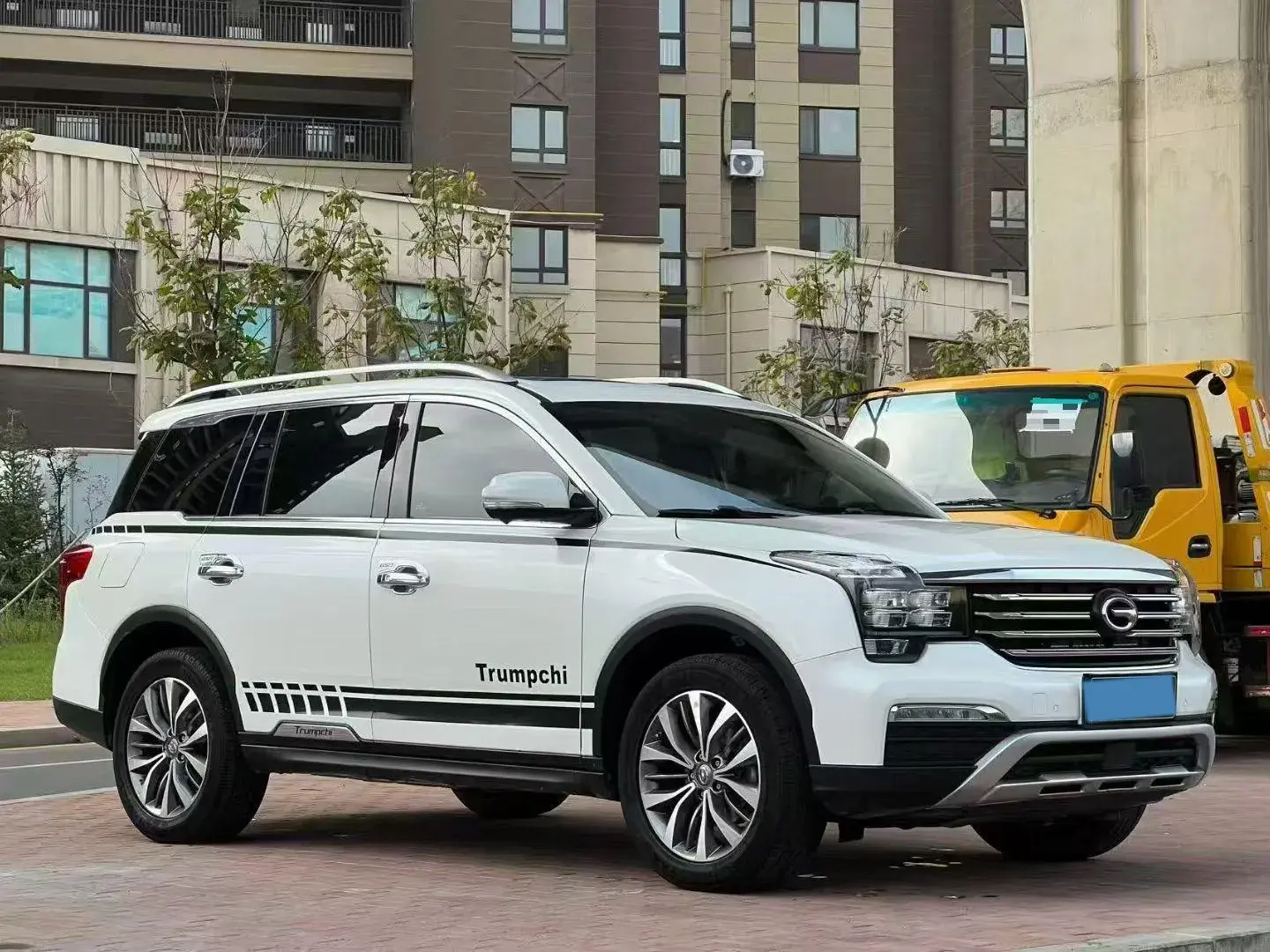 2017 GAC TRUMPCHI thumbnail 3