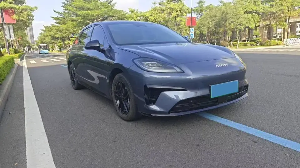 2025 AION AION thumbnail 3