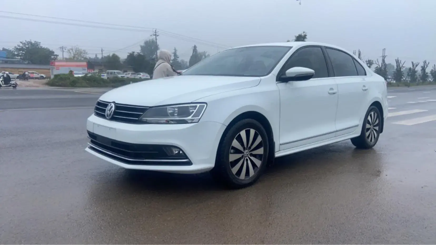 2018 VOLKSWAGEN SAGITAR view 1