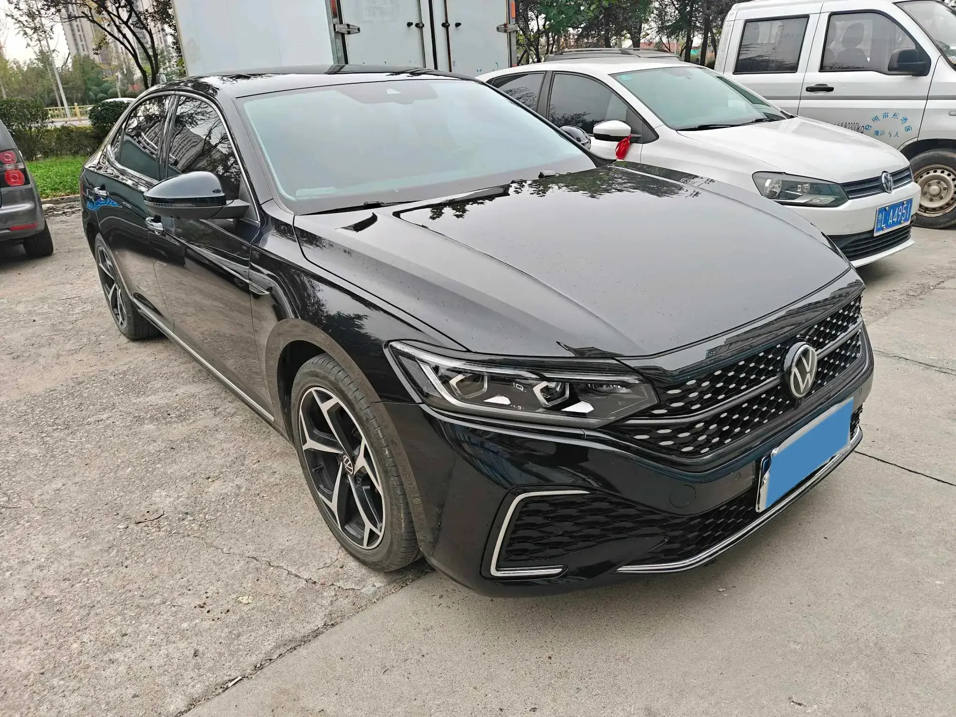 2024 VOLKSWAGEN PASSAT thumbnail 2