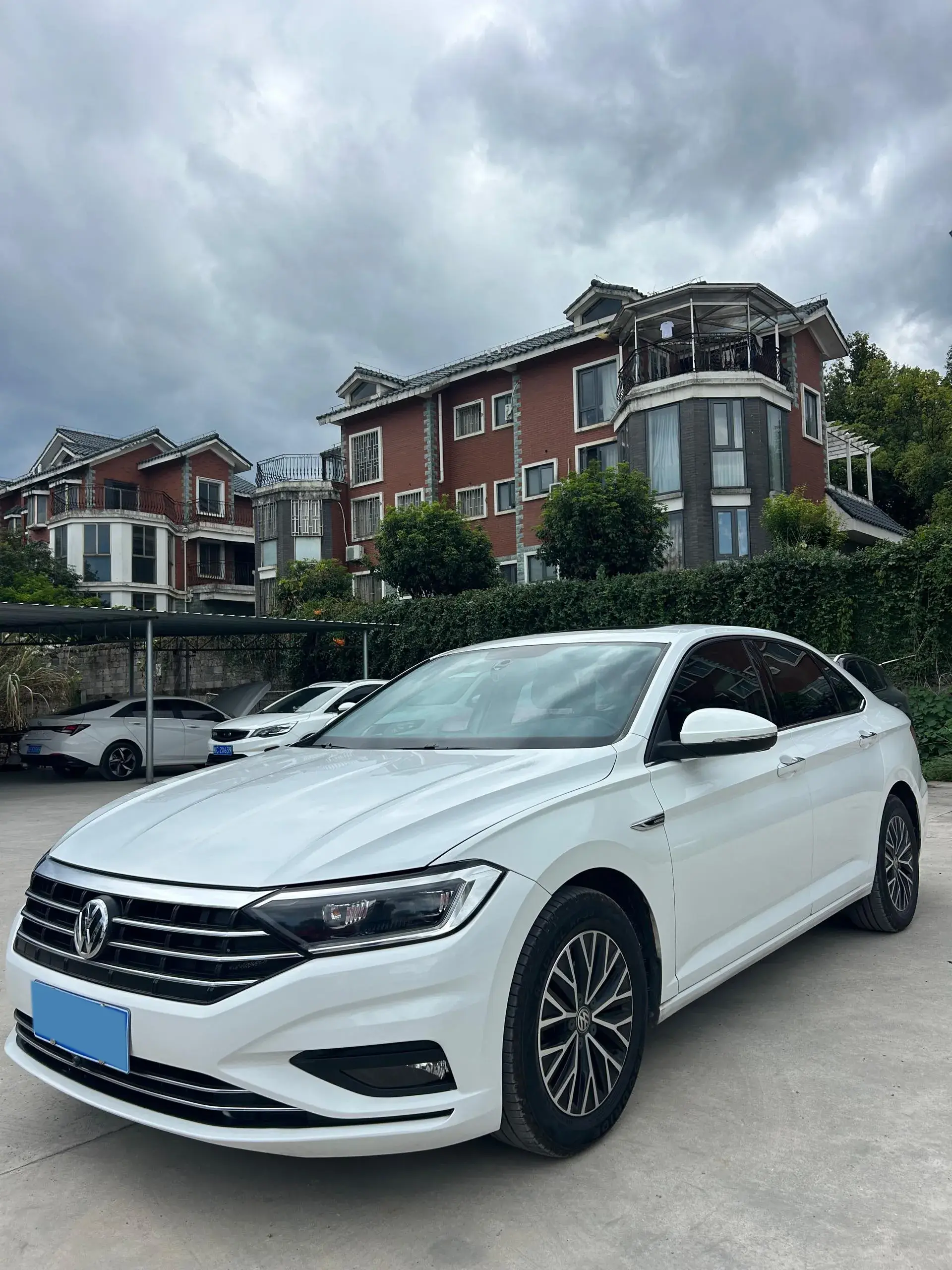 2020 VOLKSWAGEN SAGITAR view 1