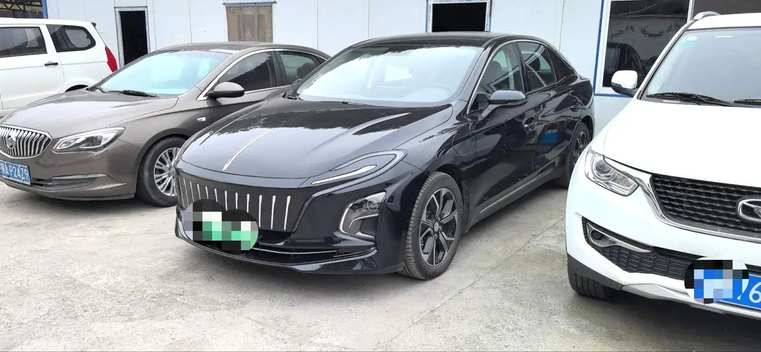 2023 HONGQI E-QM5 view 1