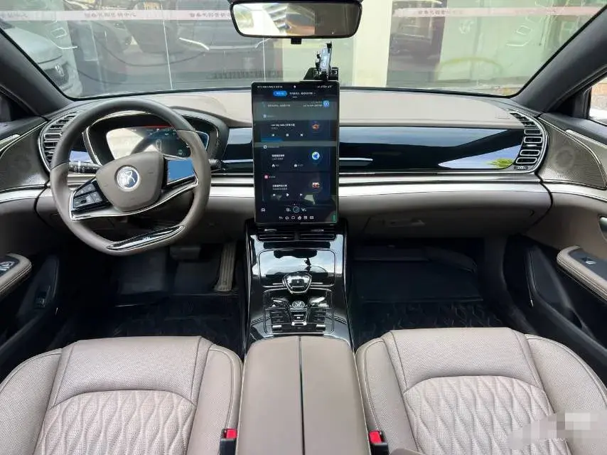 2024 BYD HAN thumbnail 4