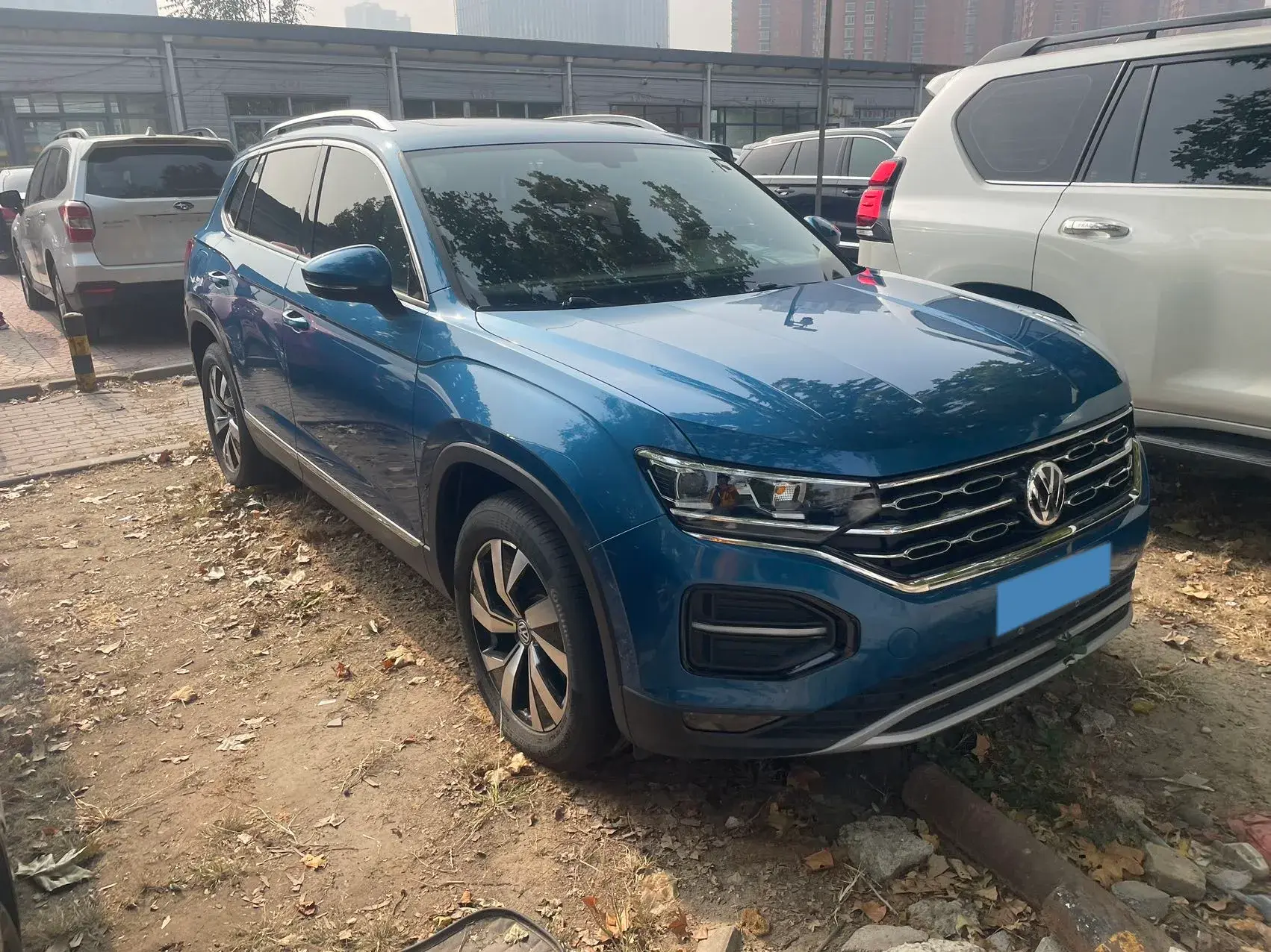 2019 VOLKSWAGEN TAYRON thumbnail 3