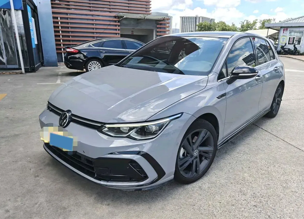 2021 VOLKSWAGEN GOLF view 1
