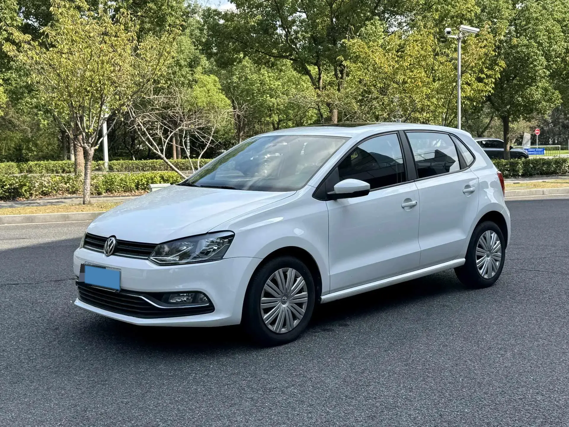 2018 VOLKSWAGEN POLO view 1