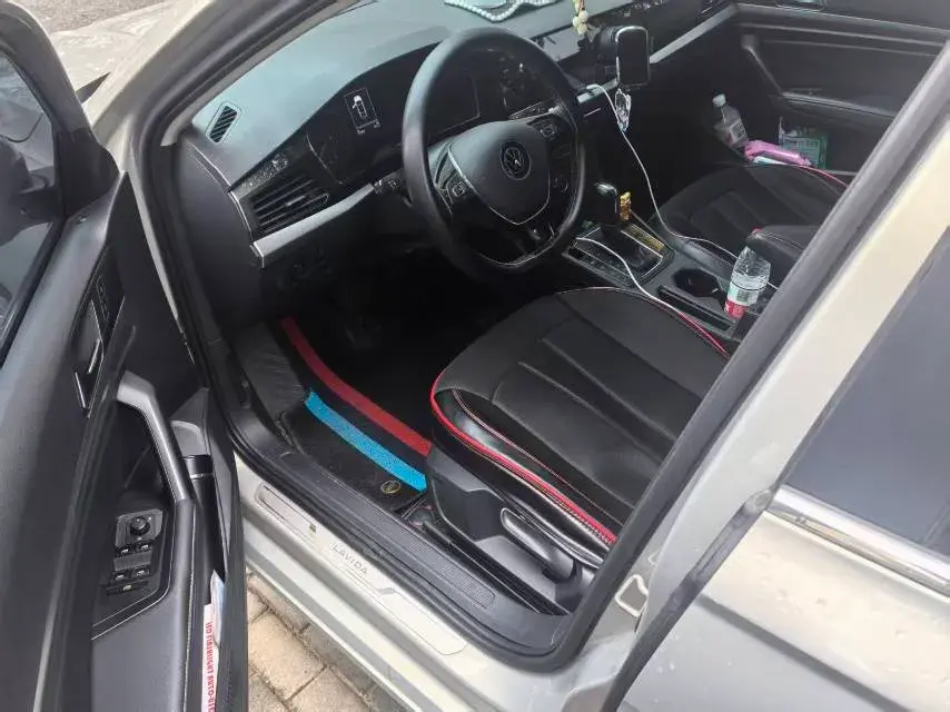 2021 VOLKSWAGEN LAVIDA thumbnail 3